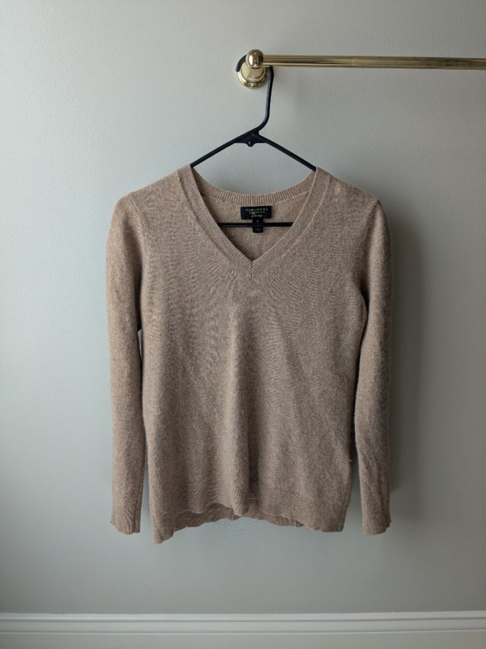 Cashmere v neck sweater